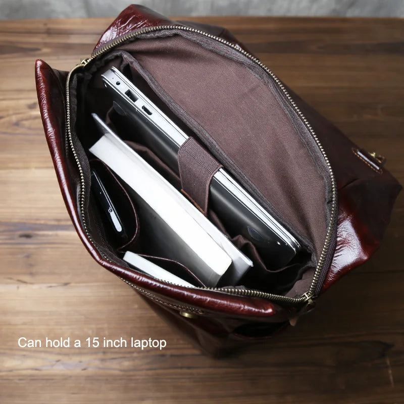 Professionell läderryggsäck med laptopfack. Den ultimata arbetsväskan eller skolväskan med stil och rymd.