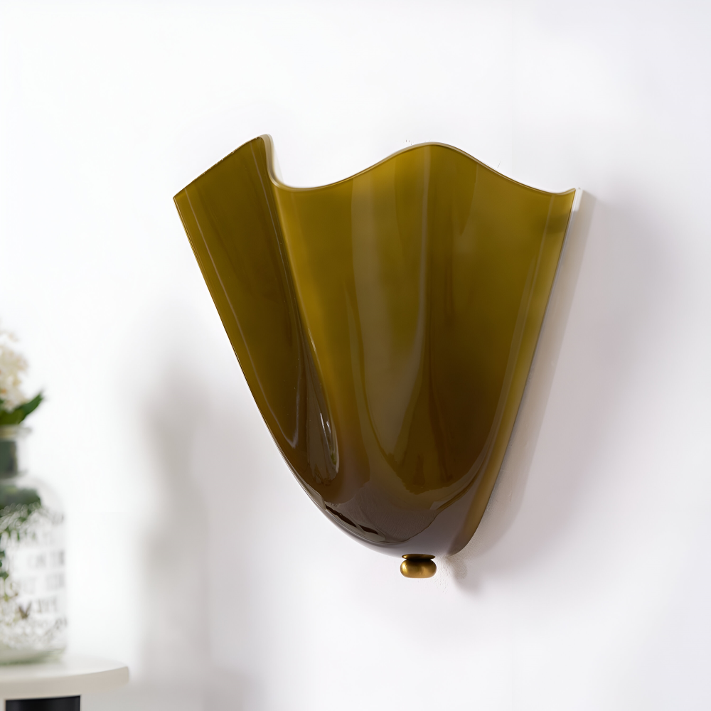 Elegant snäcklampa, LED, som en stilren inredningsdetalj i ditt hem.