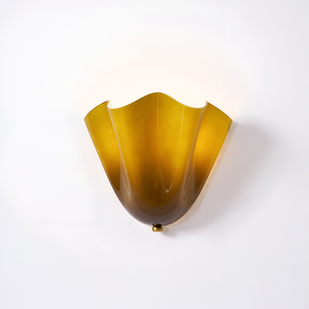 Snäckformad designlampa, dimbar, perfekt för att sätta prägel på rummet.
