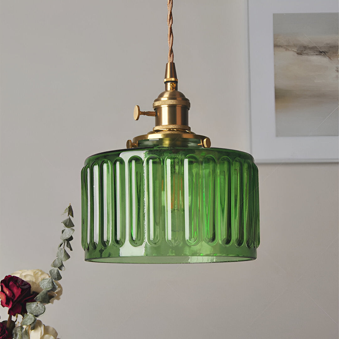 Elegant vintage pendellampa. Cylindrisk hänglampa för vardagsrum.