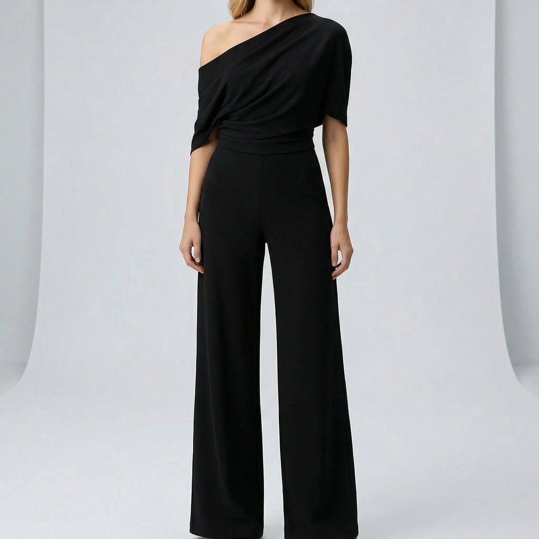 Vit damjumpsuit för ansträngningslös stil. En elegant ankellång heldräkt, perfekt för sommar och fest.