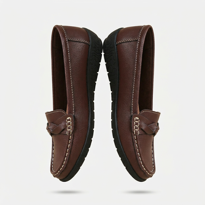 Bekväma damloafers med flätad detalj. Eleganta vardagsskor, sommarskor och mockasiner.