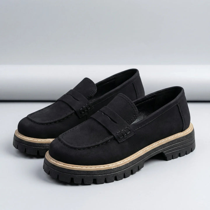 Bekväma slip-on loafers Paige med låg blockklack, idealiska som vardagsskor för en stilfull look.