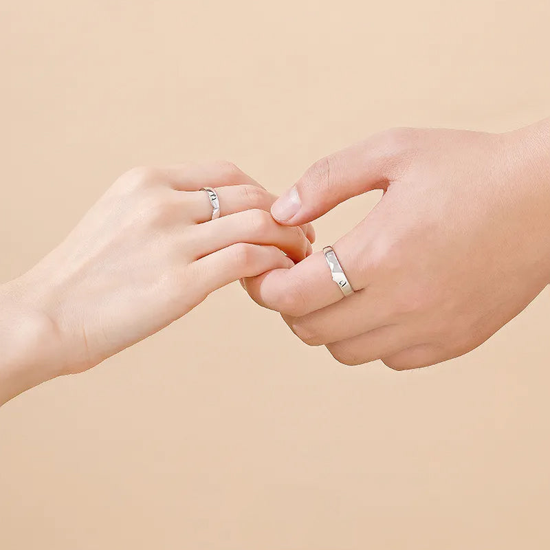 "Eleganta sterling silver parringar, infinitydesign, symbol för kärlek och samhörighet, justerbar storlek, perfekt present."