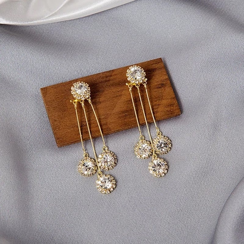 Damer Zirkon Rund Kronbladsörhängen i elegant design, guld