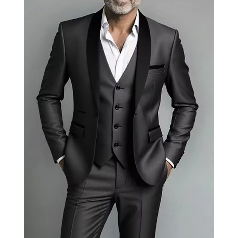 Slim fit tre-delad kostym för herr i elegant finsydd design