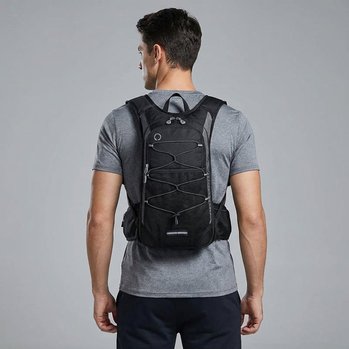 Funktionell dagryggsäck för friluftsliv, ergonomisk & unisex, med smarta fack för organiserad förvaring.