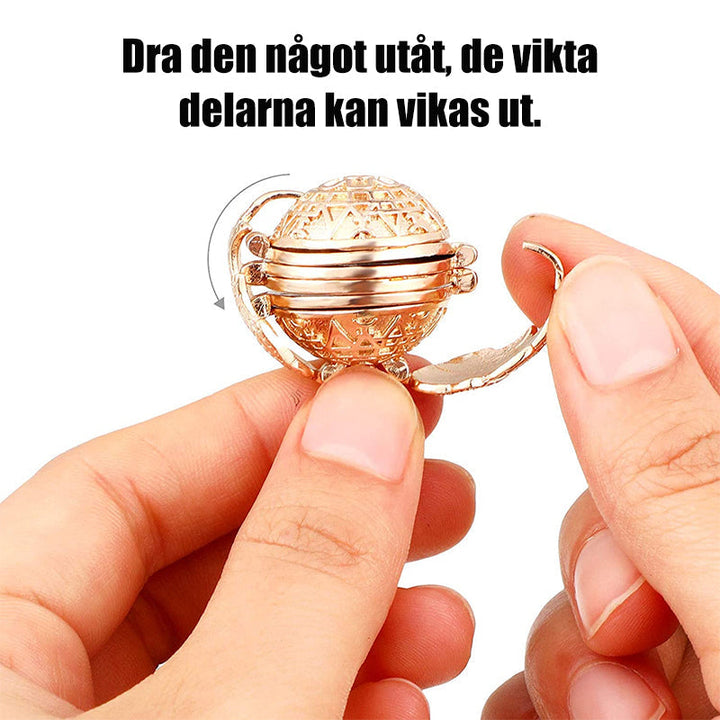 "Expanderande fotolås i metall med elegant design, justerbar kedja och plats för 4 foton, i antiksilver, guld, roséguld."