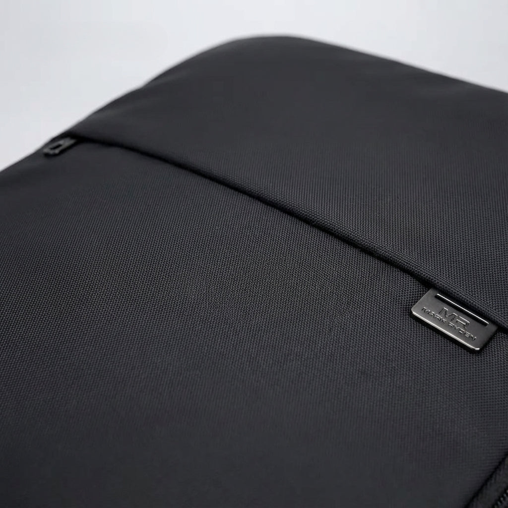 Mångsidig expanderbar ryggsäck. Unisex design, perfekt som handbagage för alla dina äventyr.