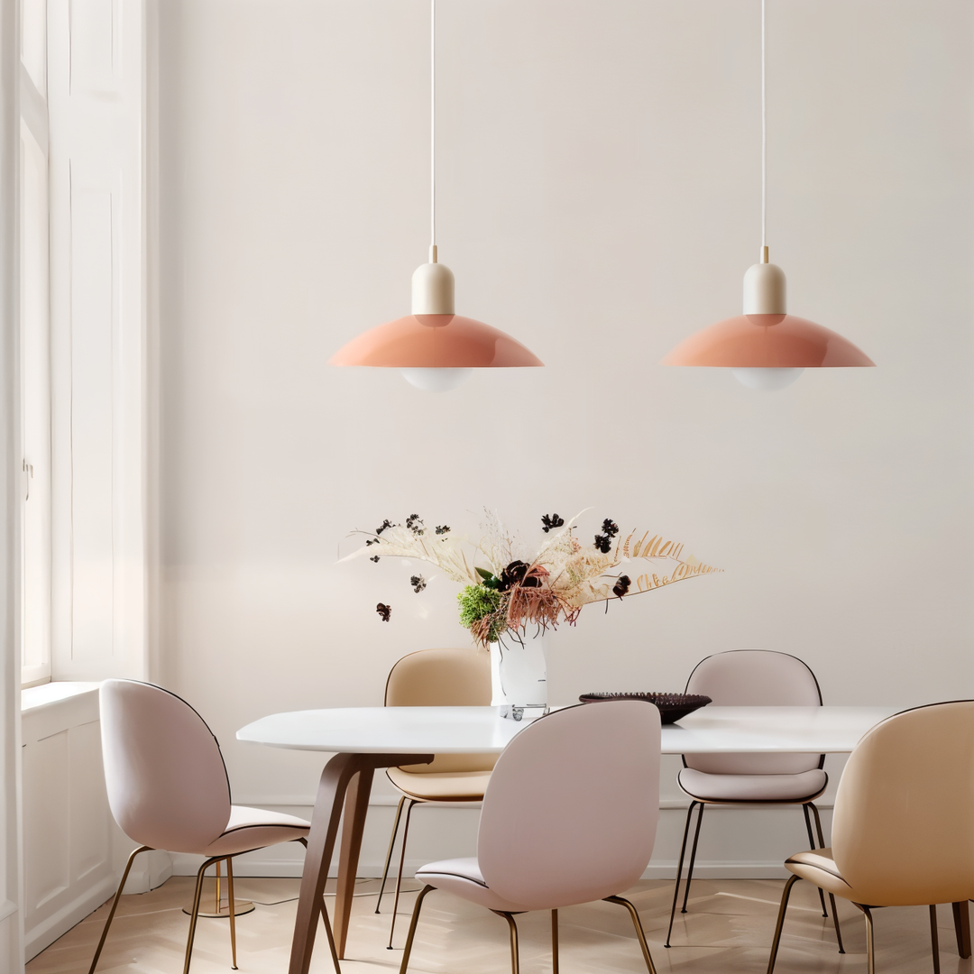 Taklampa i Bauhaus-stil, färgglad för kök eller matplats, modern inredning.