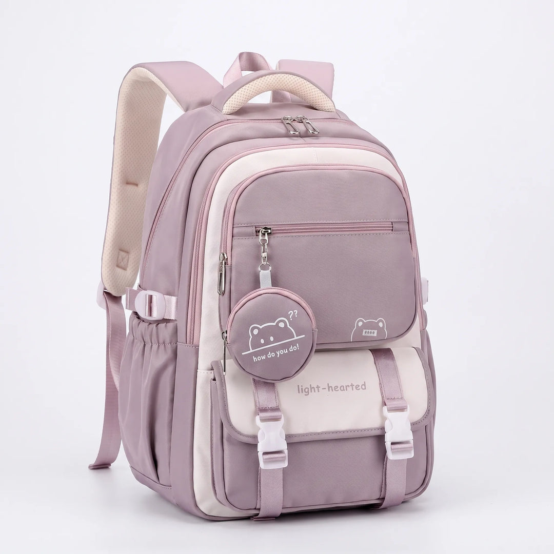 Öppen organiserad skolryggsäck med rymligt huvudfack och speciellt laptopfack för studenter.