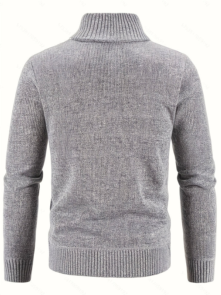 Modell bärande stickad zip cardigan för vardagsstil och mode