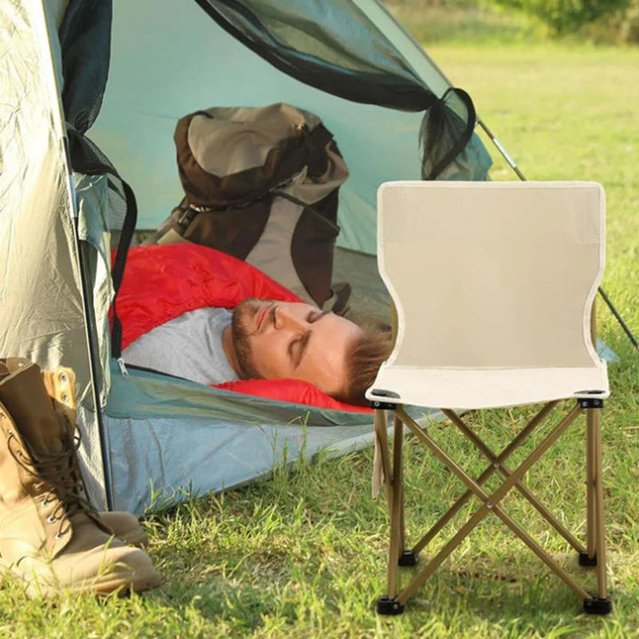 Fällbar campingstol i flera färger, robust design med sidofickor, tillverkad i oxfordväv och stålram för utomhusbruk.