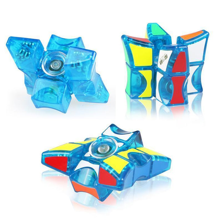 "Färgglad fidget Rubiks kub i svart, korall och ljusblå. Kombinerar stresslindring med rolig och mångsidig design."