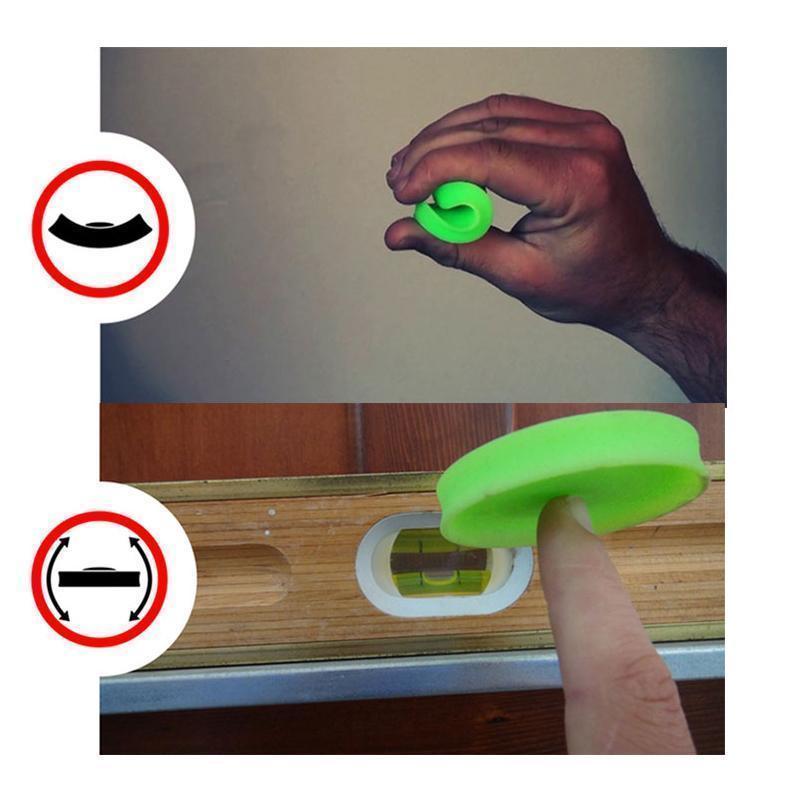 "Färgglad Mini Pocket Frisbee för utomhuslek, liten nog för fickan, perfekt för stranden och trädgårdsspel."