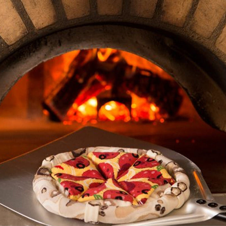 Personliga kreativa pizza-strumpor för vuxna, 4-pack, i en kreativ pizzakartong. Perfekt som accessoar för en lekfull stil och personligt uttryck.