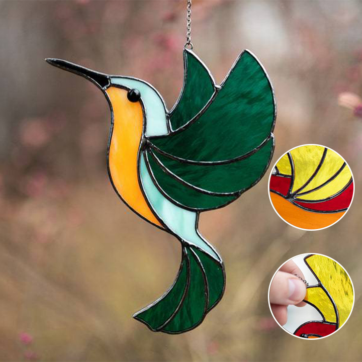 "Färgglatt kolibri fönsterhängsmycke i akryl, mångfärgat design, ger elegant touch till rummet. Perfekt för fågelälskare."