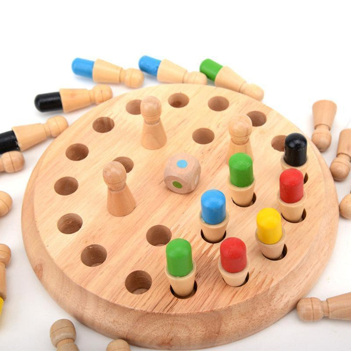 Färgglatt minnessticks schackspel i trä för barn, utvecklande och pedagogiskt brädspel för kreativitet och inlärning.