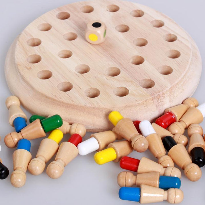 Färgglatt minnessticks schackspel i trä för barn, utvecklande och pedagogiskt brädspel för kreativitet och inlärning.