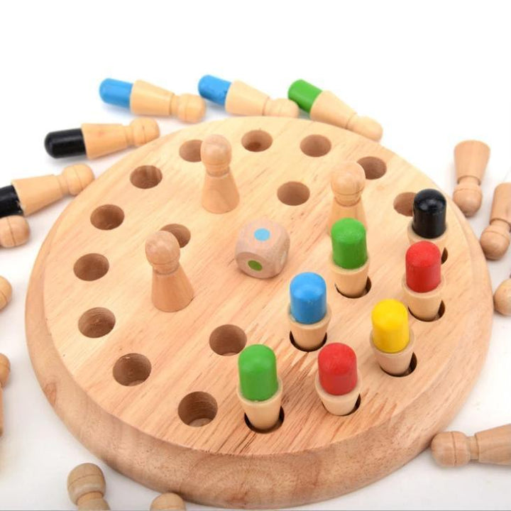 Färgglatt minnessticks schackspel i trä för barn, utvecklande och pedagogiskt brädspel för kreativitet och inlärning.