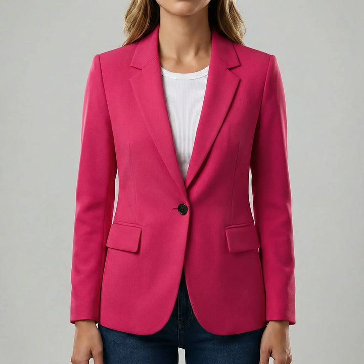 Elegant damkavaj Isla, en figursydd blazer med stretch som passar för både möten och fritid.