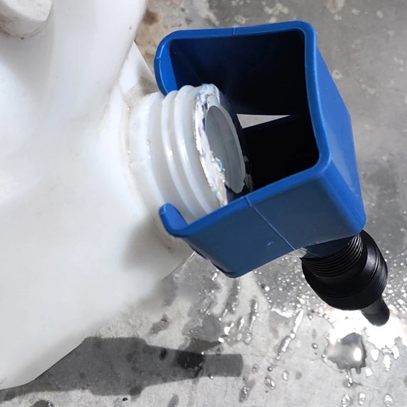 "Flexibel, färgglad oljetratt i plast för fordonsvätskor, enkelt justerbar form för spillfri användning och förvaring."