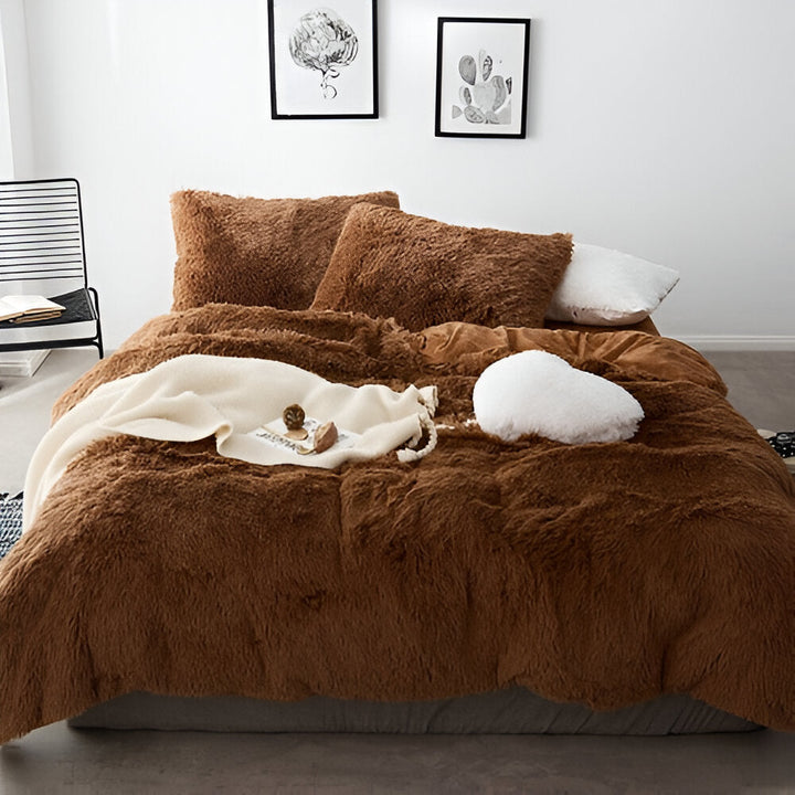 Elegant sovrum med FlufFur sängkläder set, skapar en rofylld oas för avkoppling.
