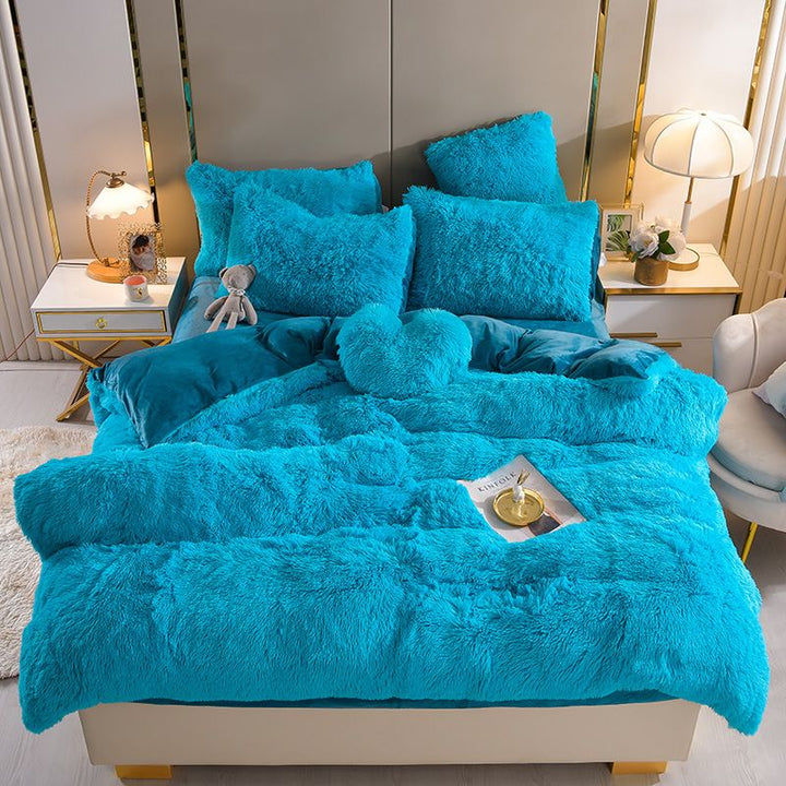 FlufFur sängkläder set med extra fluffigt täcke för ultimat mysfaktor.