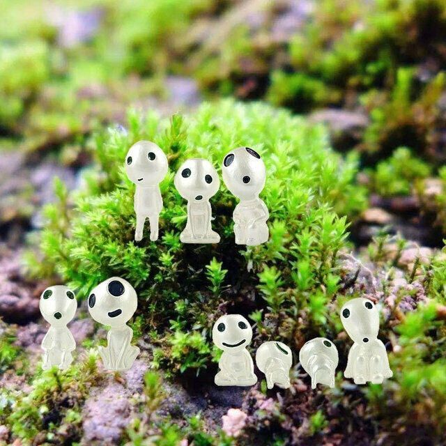 "Fosforescerande skogälvor trädgårdsdekor för barn, lysande i mörkret, charmig design med inspiration från anime."