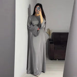 Grå