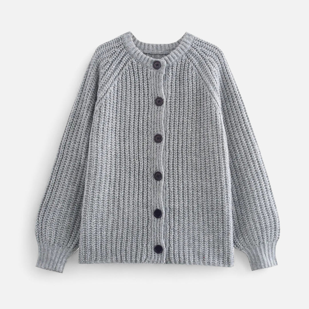 Grå stickad damcardigan med rund hals och knappar