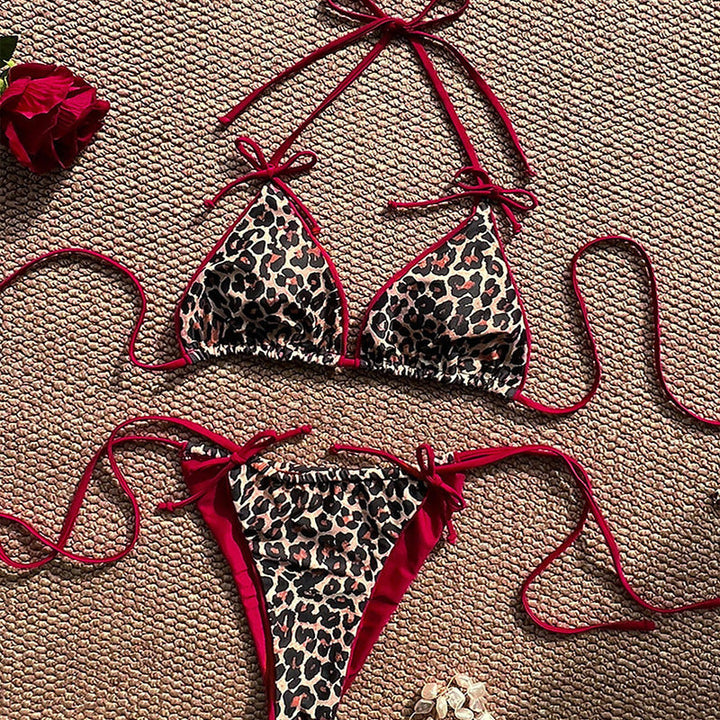 Fuchsia zebra triangelbikini för dam med justerbara band, perfekt för strandmode och sommar.