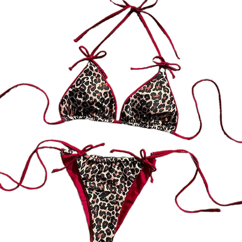 Dam bikini set med fuchsia zebradesign och justerbara band, elegant för stranden.