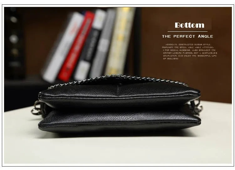 Kvinnors axelväska/crossbody i elegant design, perfekt som festväska eller damväska.