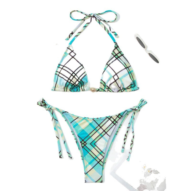 Ny trendig grön rutig triangelbikini för dam. Bekväma badkläder med justerbar passform för strandmode.