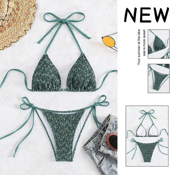 Grön skimrande triangelbikini för dam med justerbara snören. Perfekt badkläder för sommar och strand.