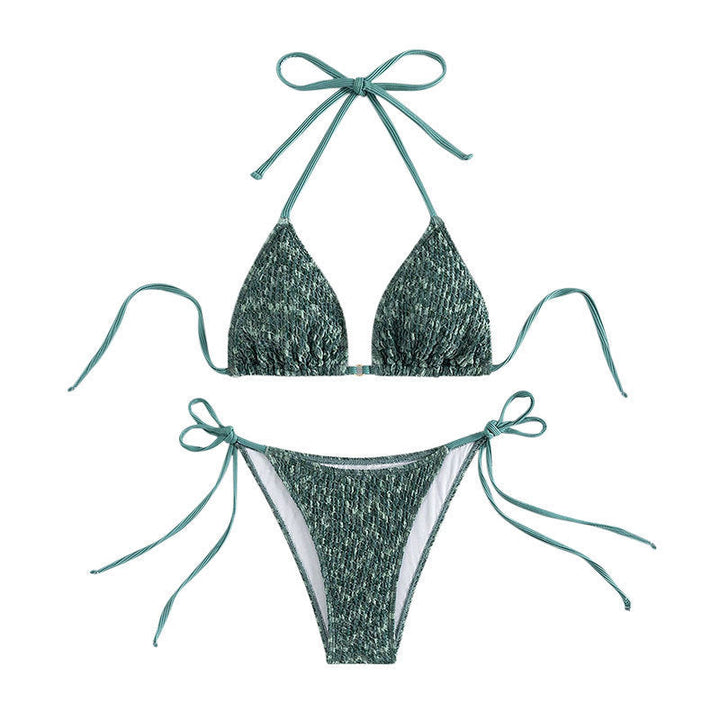 Grön skimrande damtriangelbikini med justerbara snören och högskuren botten. Stretchiga mode-badkläder.