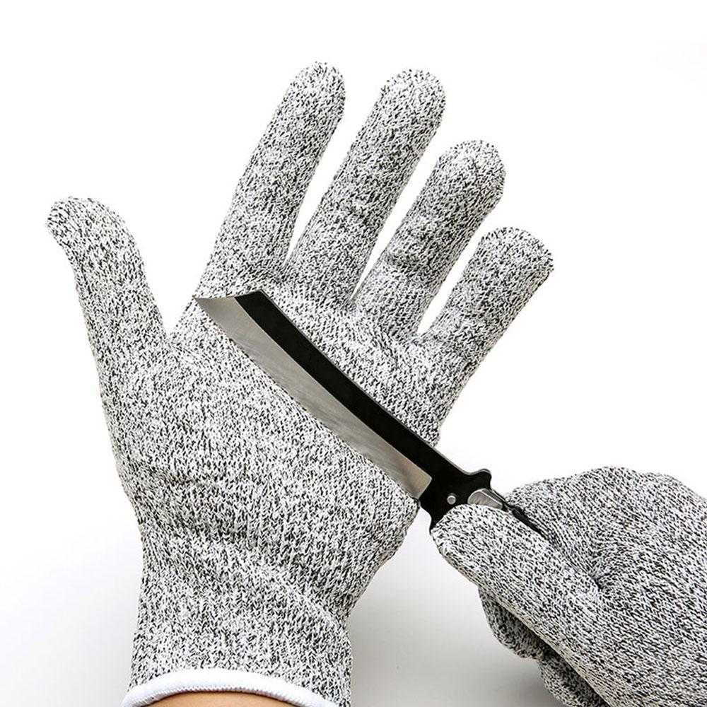 "Grå skärbeständiga handskar i HDPE med ergonomisk design, perfekta för säker matlagning och hantverk."