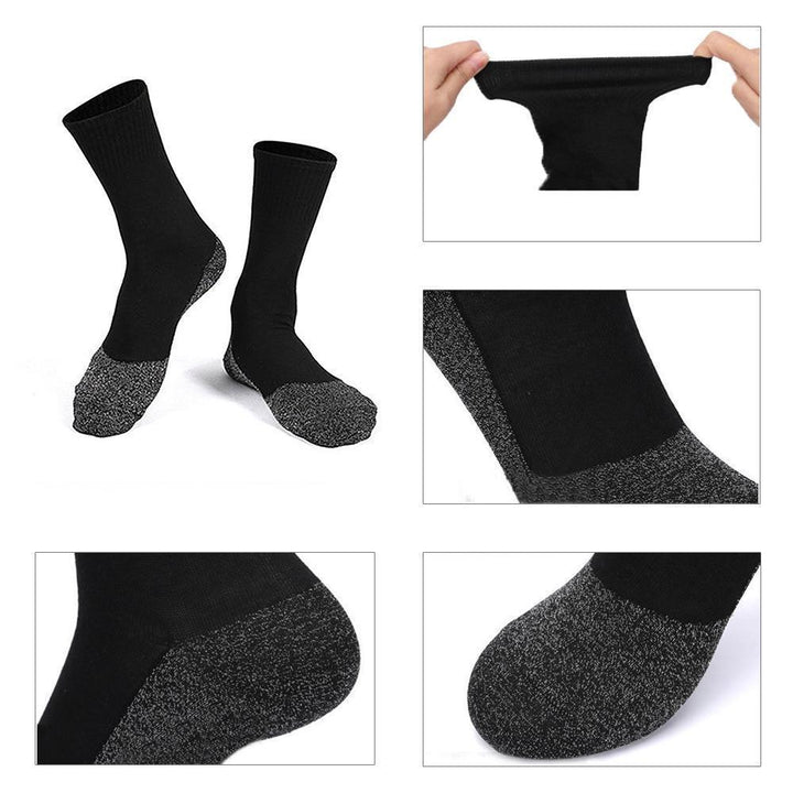 "Grå unisex komfortstrumpor i mjukt material för utomhusaktiviteter, passar under andra strumpor, S/M-L/XL storlekar."