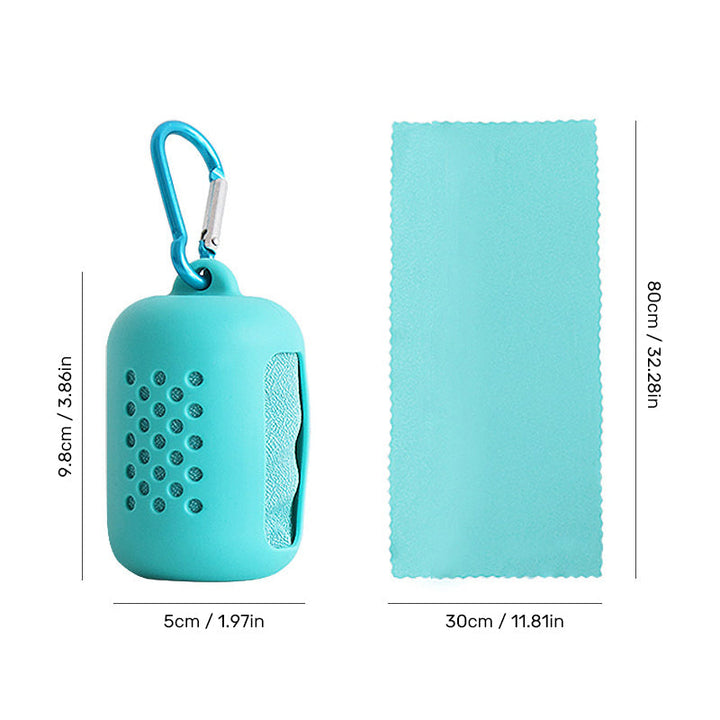 "Grön mikrofiber snabbtorkande sporthandduk för utomhusaktiviteter, kompakt och hudvänlig, perfekt för träning."