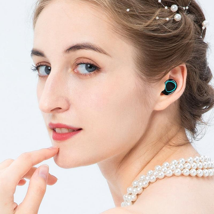 "Grön/svarta Bluetooth trådlösa hörlurar med ergonomisk design, LED-skärm och brusreducering, perfekt för musik och samtal."