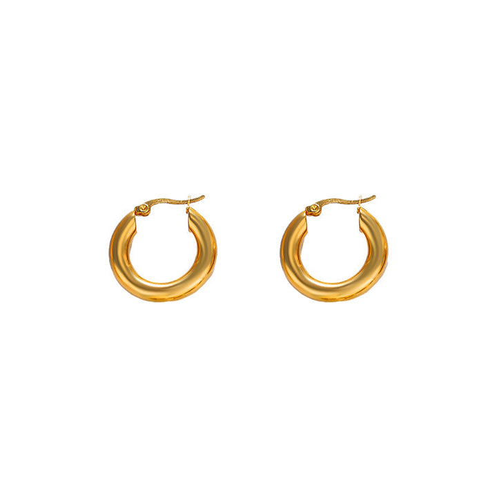 Guldfärgade ringörhängen i rostfritt stål, olika storlekar, elegant look för alla tillfällen och stilpreferenser.