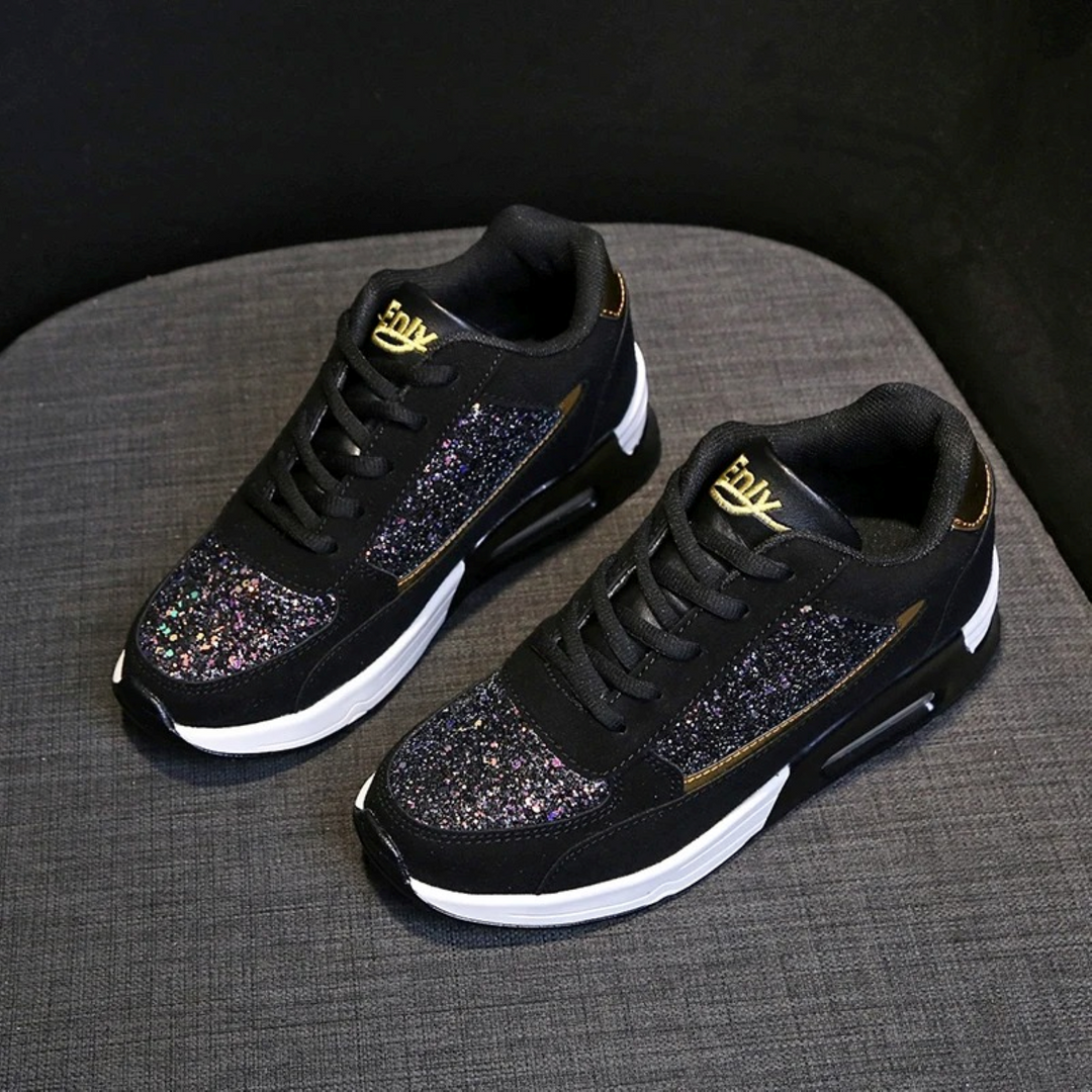 Hög ortopedisk damsneaker i stilrent vitt. Optimal komfort, perfekt vardagssko med fotvänligt stöd.
