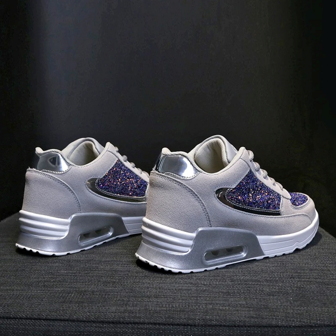 Stilrena höga damsneakers med ortopediskt stöd. Bekväma vardagsskor för optimal fotkomfort.
