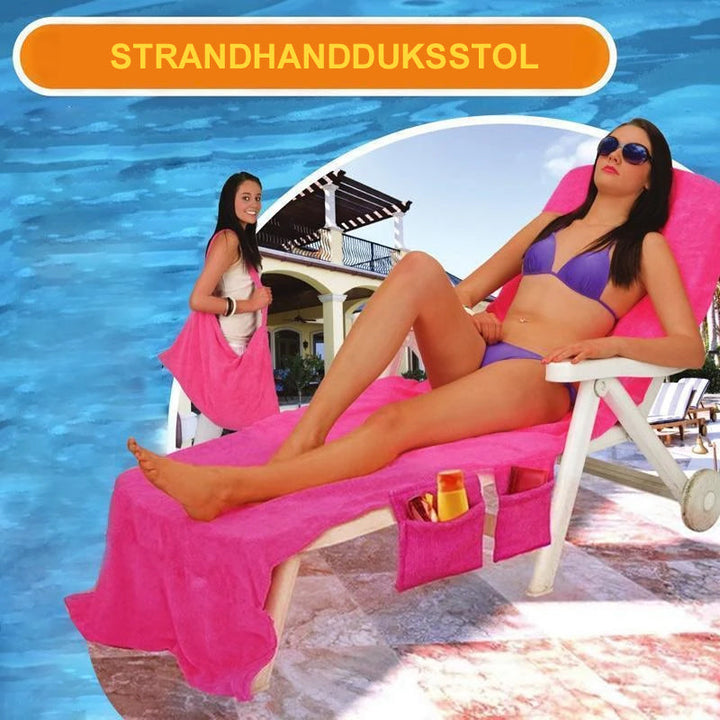 "Halkfri strandhandduk, blå med rymliga fickor, praktisk för solstolar. Perfekt för strand- eller poolanvändning."