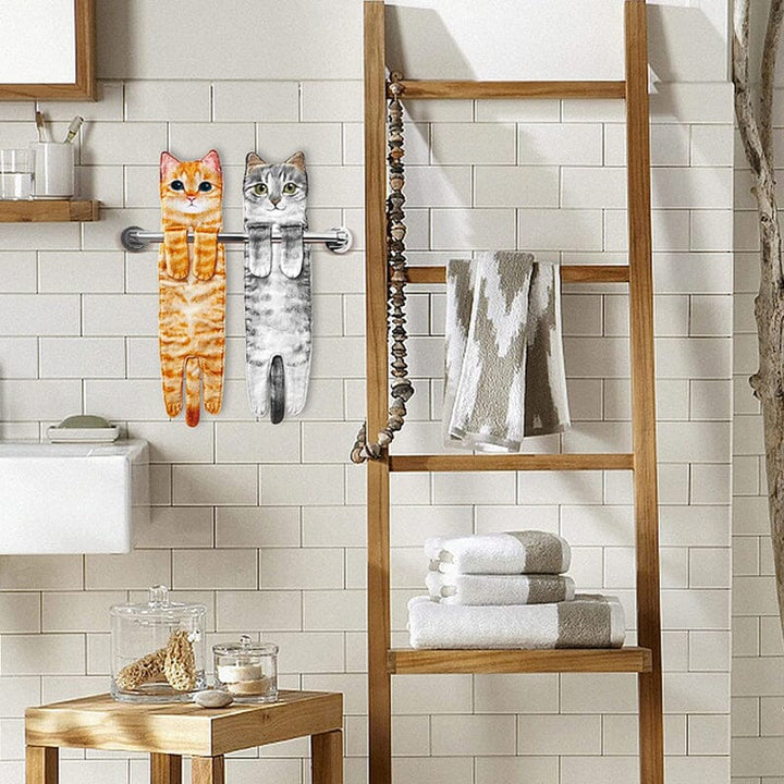 "Handduk med sött och realistiskt kattansikte, perfekt för kattälskare och inredning av kök eller badrum."