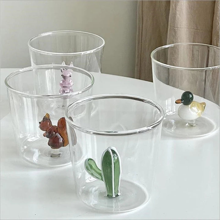 Kreativ 3D-glasmugg med handgjord djurdesign. En charmig kaffekopp & presentidé.