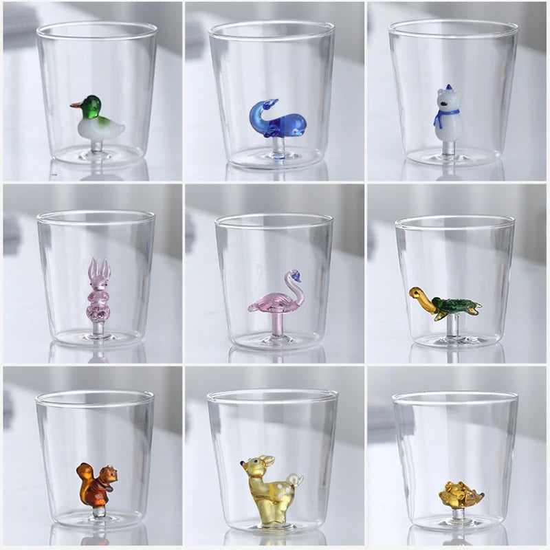 Transparent 3D-glasmugg med inbyggda djur- & växtmotiv. Handgjort unikt dryckesglas 250-300 ml.
