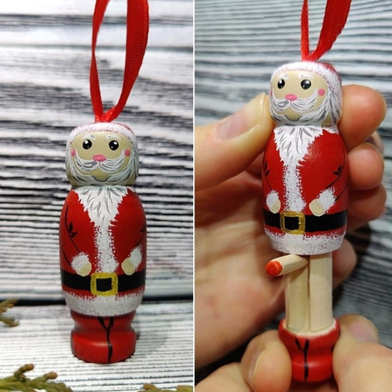 Handgjord tomteleksak i färgglatt trä, perfekt som julprydnad med överraskningseffekt för glädje och skratt.