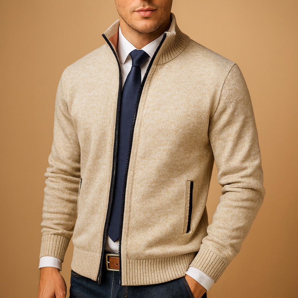 Man i beige zip-up cardigan med skjorta och slips